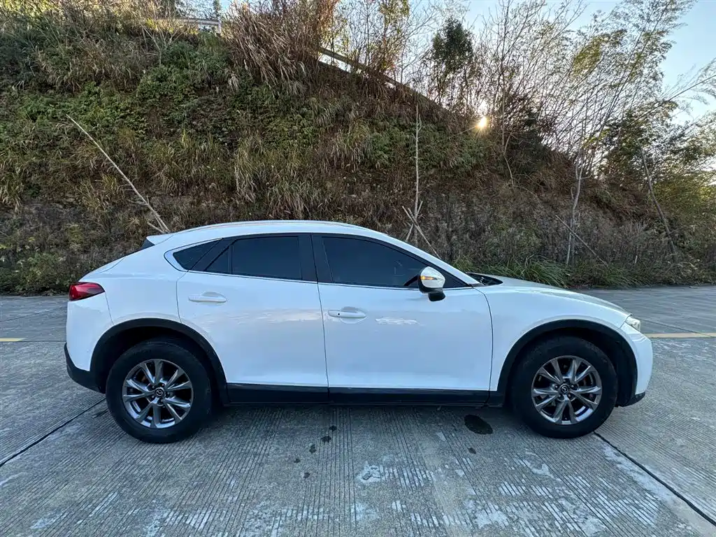 MAZDA CX 4