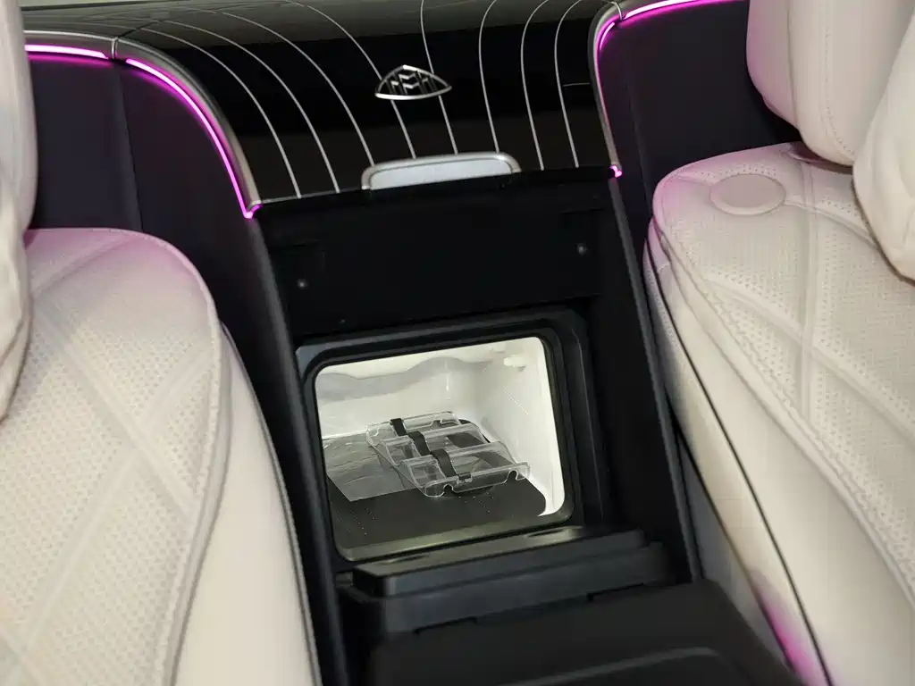 Mercedes-Benz S-Class — миниатюра 32