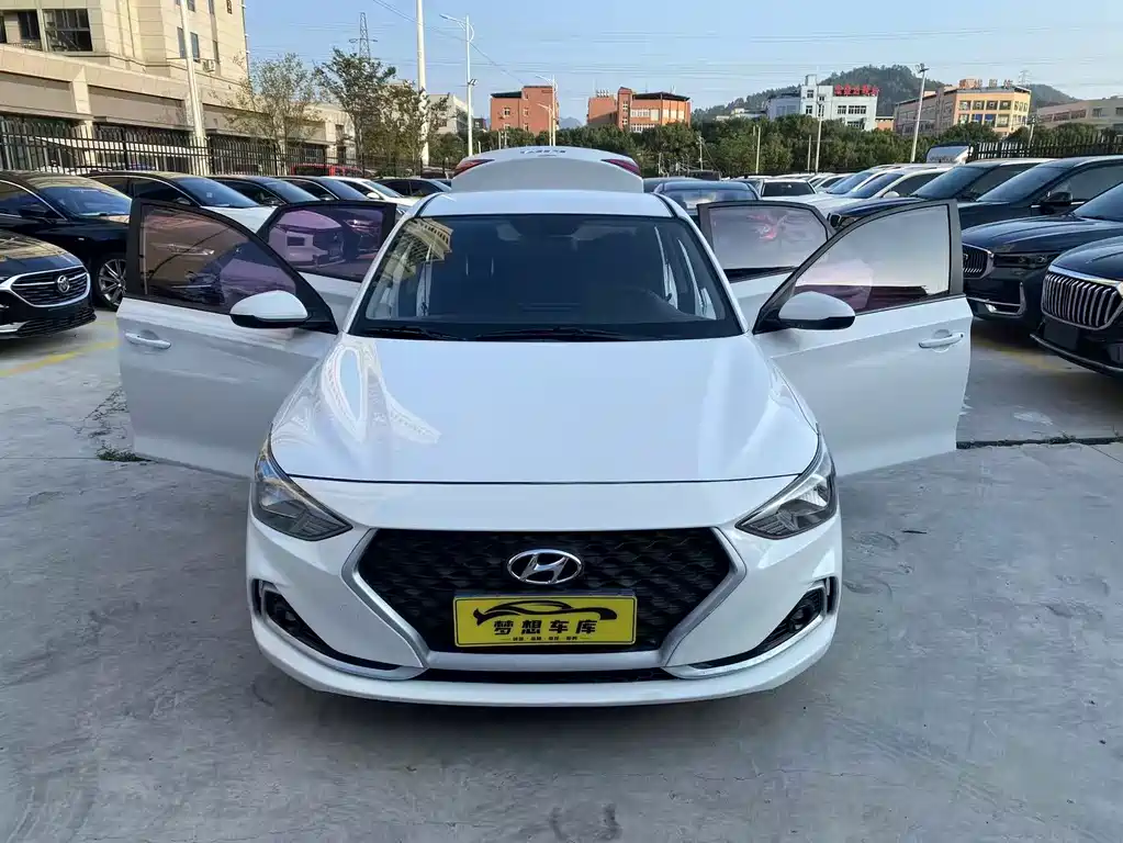 Hyundai Elantra — миниатюра 7