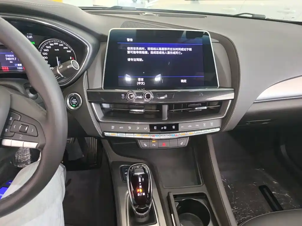 Cadillac CT5 — миниатюра 18