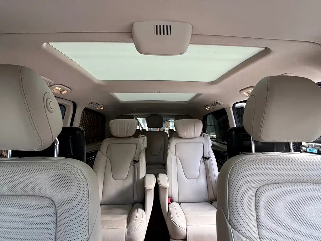 Mercedes-Benz V-Class — миниатюра 9