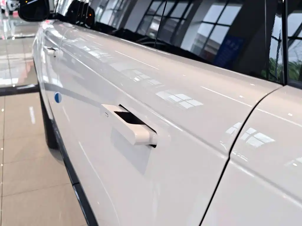 Land Rover Range Rover — миниатюра 10