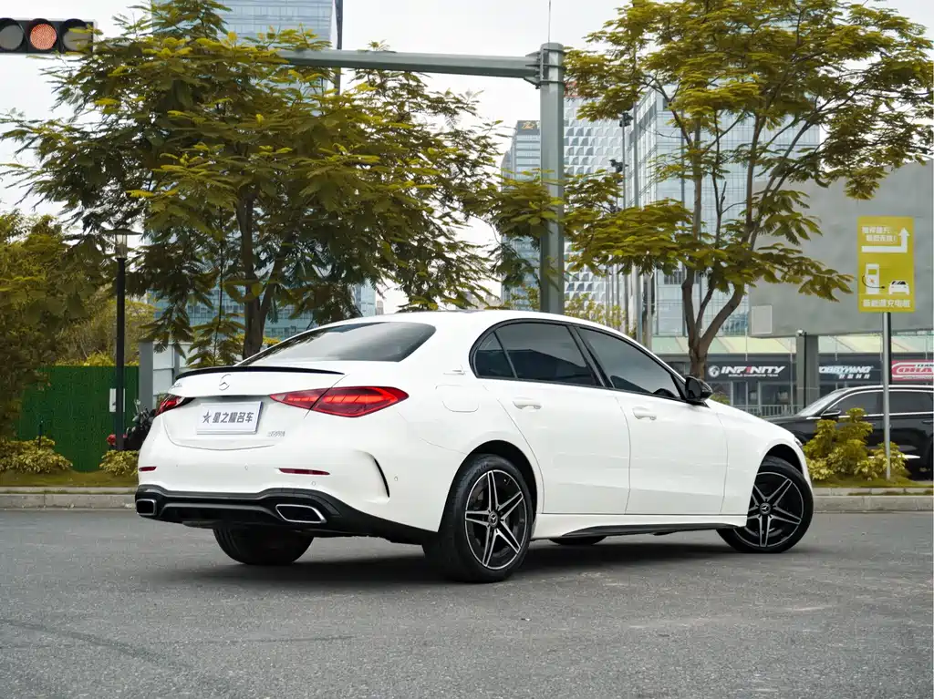 Mercedes-Benz C-Class — миниатюра 4