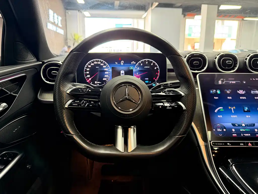 Mercedes-Benz C-Class — миниатюра 8