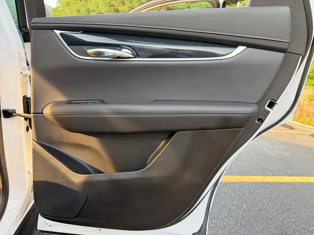 Cadillac XT5 — миниатюра 17