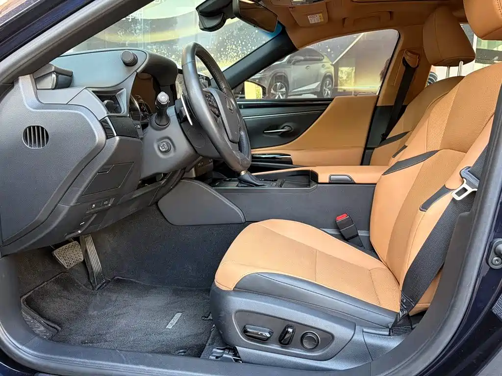 Lexus ES — миниатюра 10