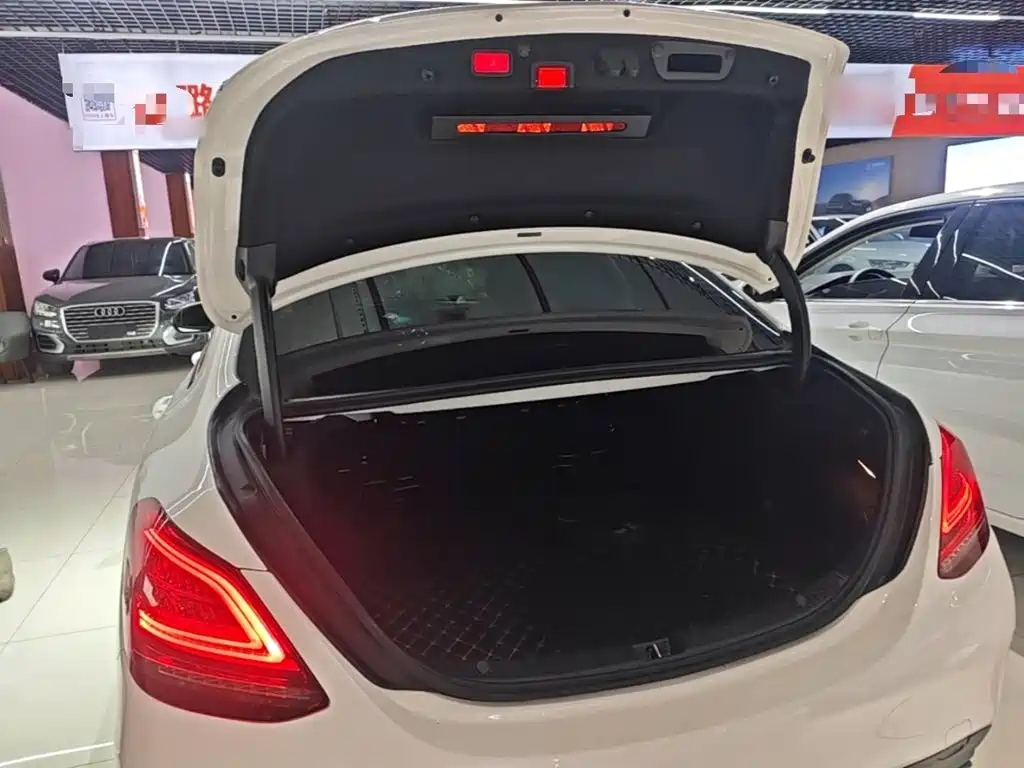 Mercedes-Benz C-Class — миниатюра 19
