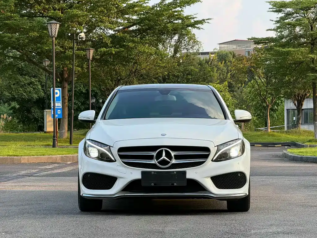Mercedes-Benz C-Class — миниатюра 2