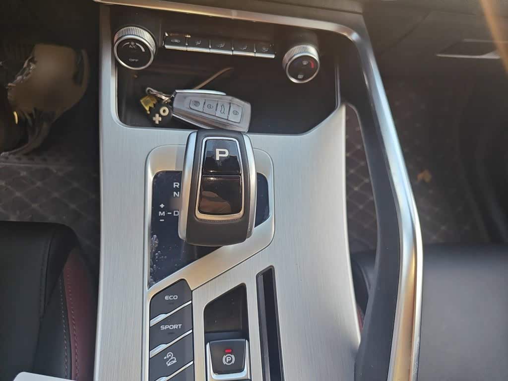 Geely Binyue 1.4 л 2021 г. Белый, пробег 19100 км