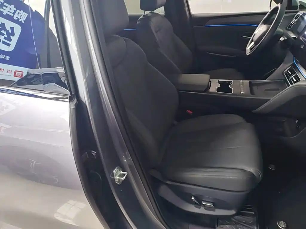 BYD L DM-i — миниатюра 25