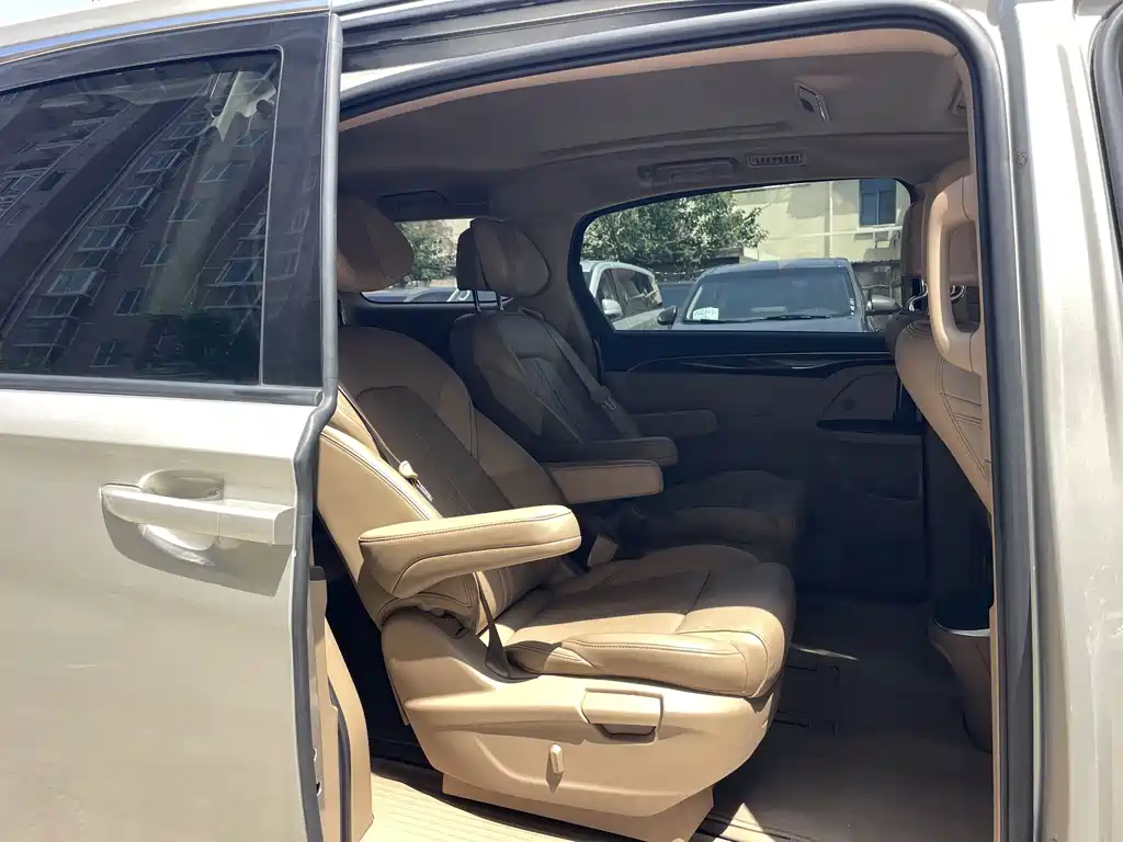 Buick GL8 — миниатюра 11