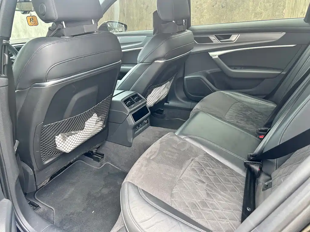 Audi A6L — миниатюра 12