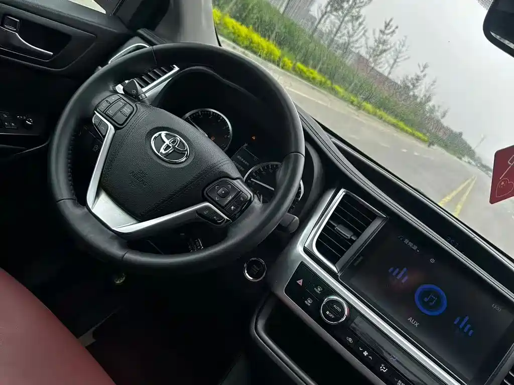 Toyota Highlander — миниатюра 6