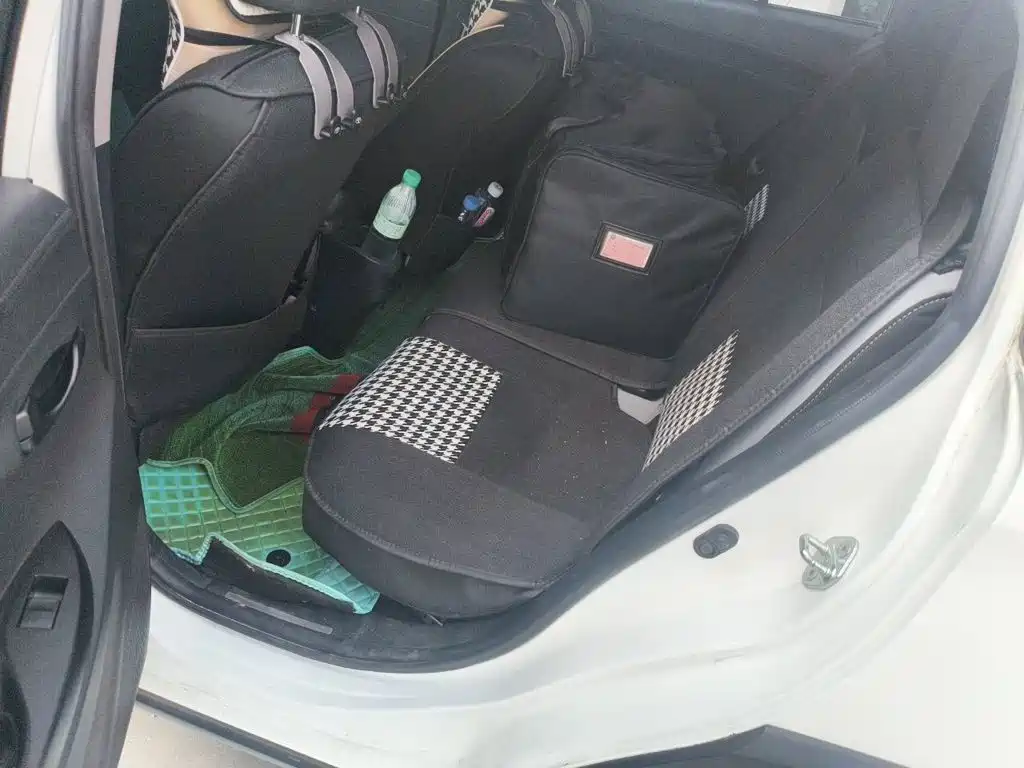 Toyota Yaris L — миниатюра 13
