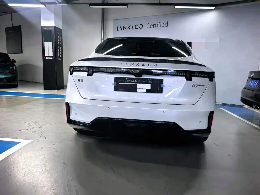 Lynk & Co 07 EM-P — миниатюра 4