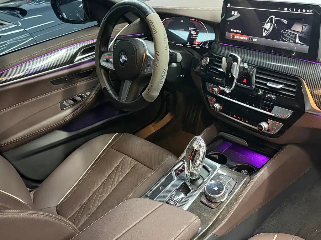 BMW 5 Series — миниатюра 9