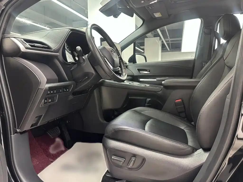 Toyota Sienna — миниатюра 17