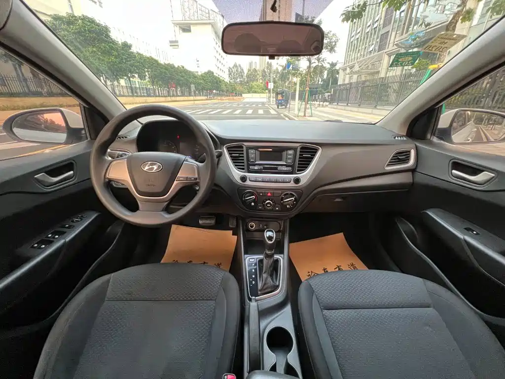 Hyundai Verna — миниатюра 5