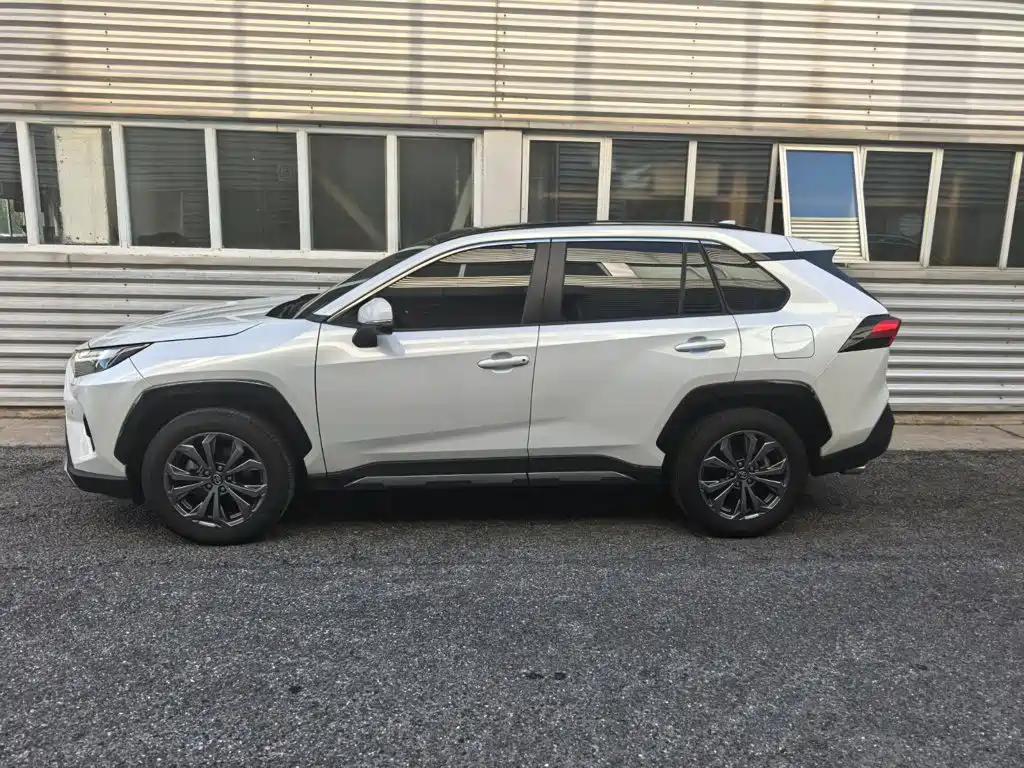 Toyota RAV4 — миниатюра 2