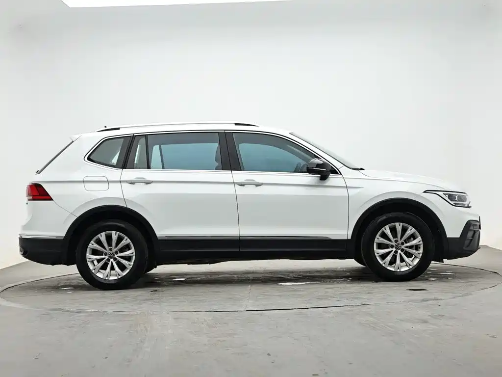 Volkswagen Tiguan L — миниатюра 5