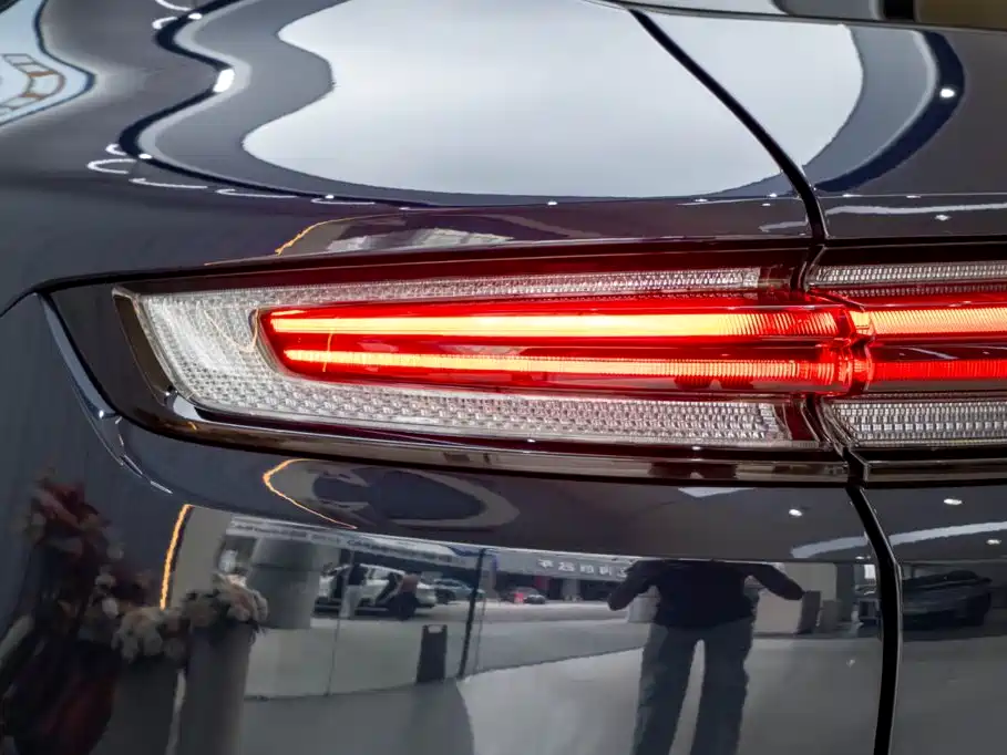 Porsche Cayenne — миниатюра 9