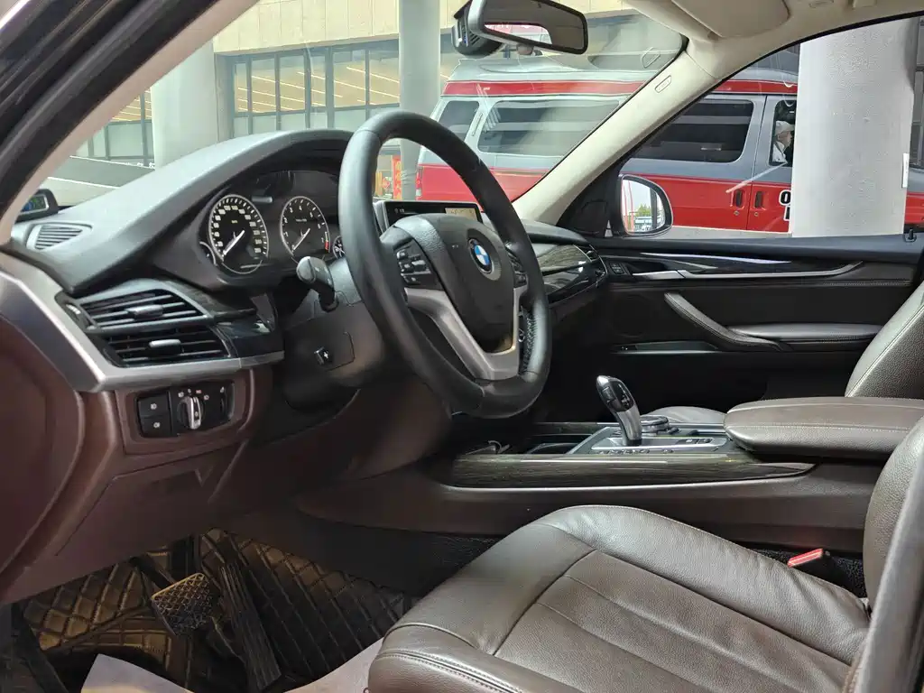 BMW X5 (Import) — миниатюра 3