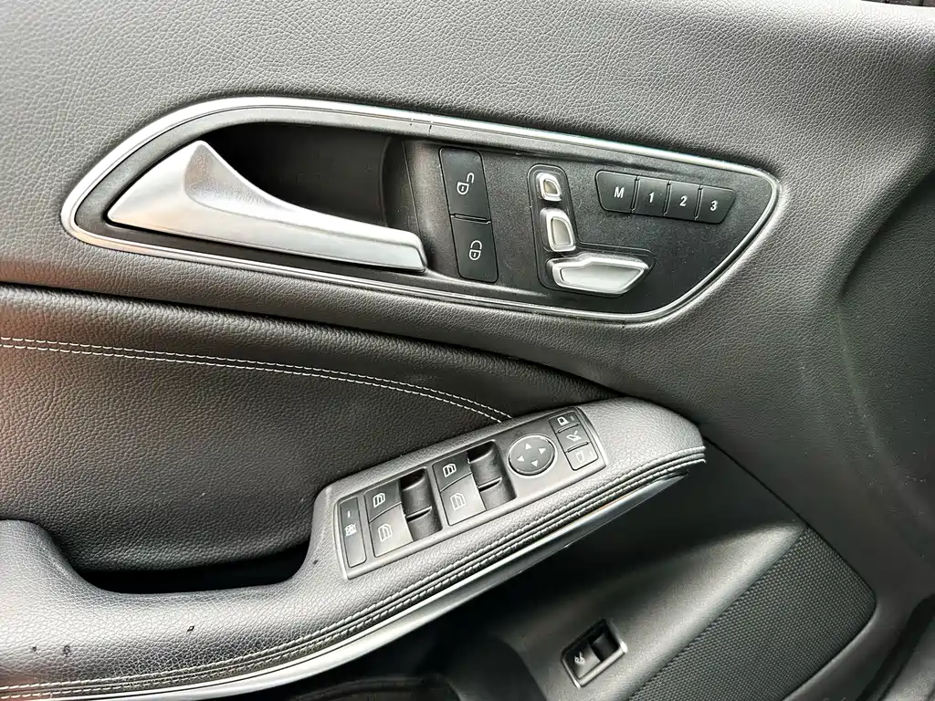 Mercedes-Benz CLA 2017 CLA 200 Fashion