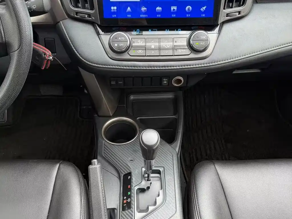 Toyota RAV4 — миниатюра 13