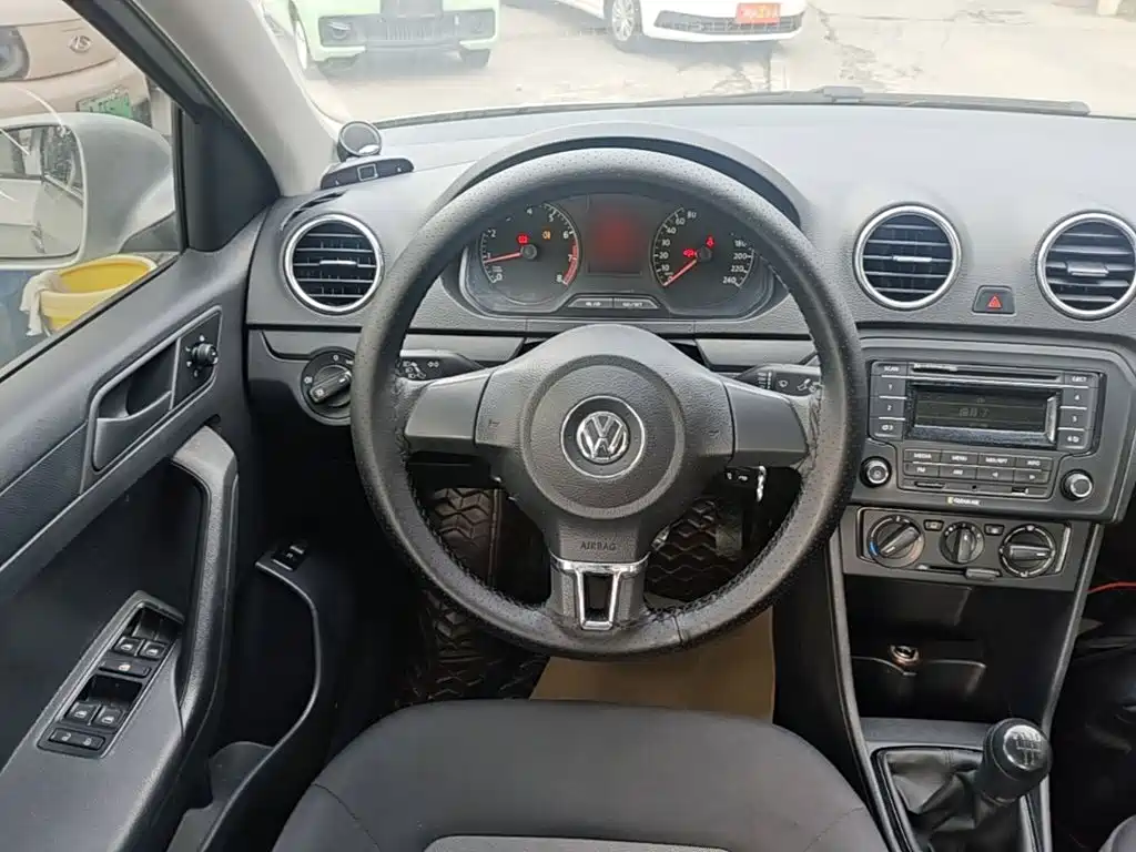 Volkswagen Jetta — миниатюра 11