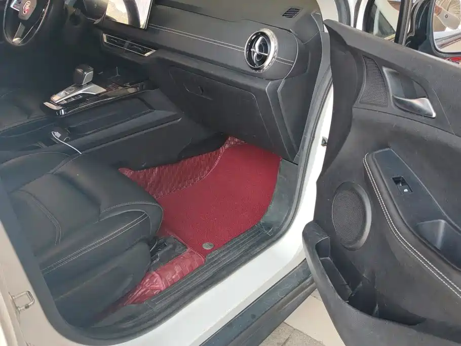 BYD Yuan EV — миниатюра 8