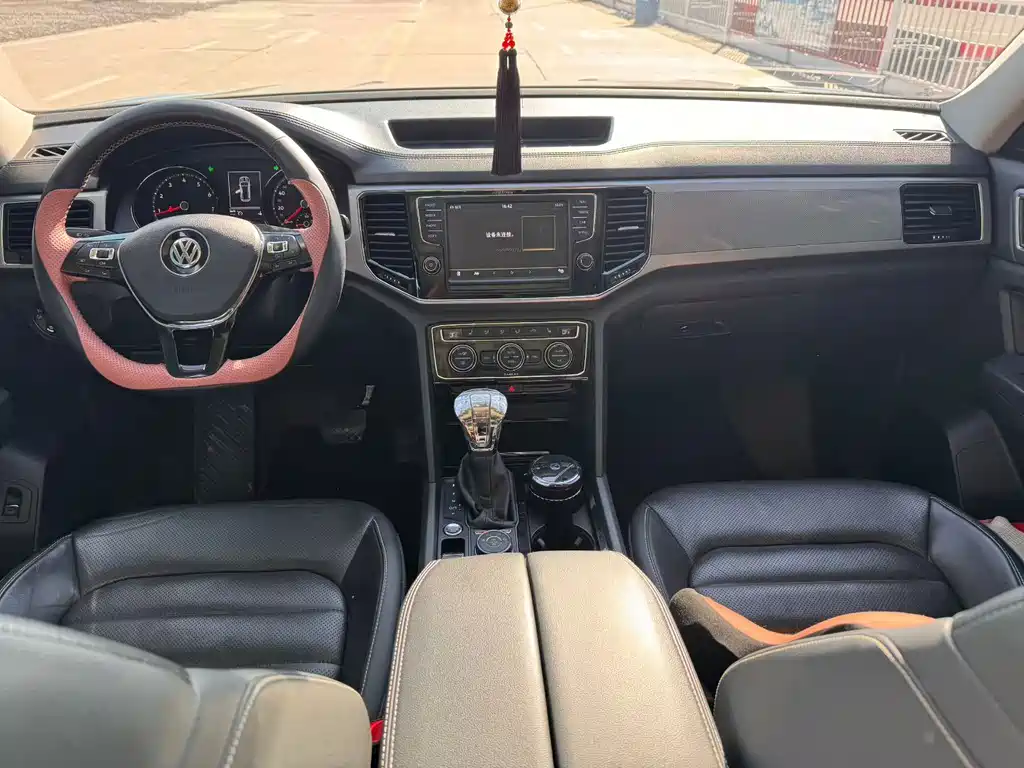 Volkswagen Teramont — миниатюра 8
