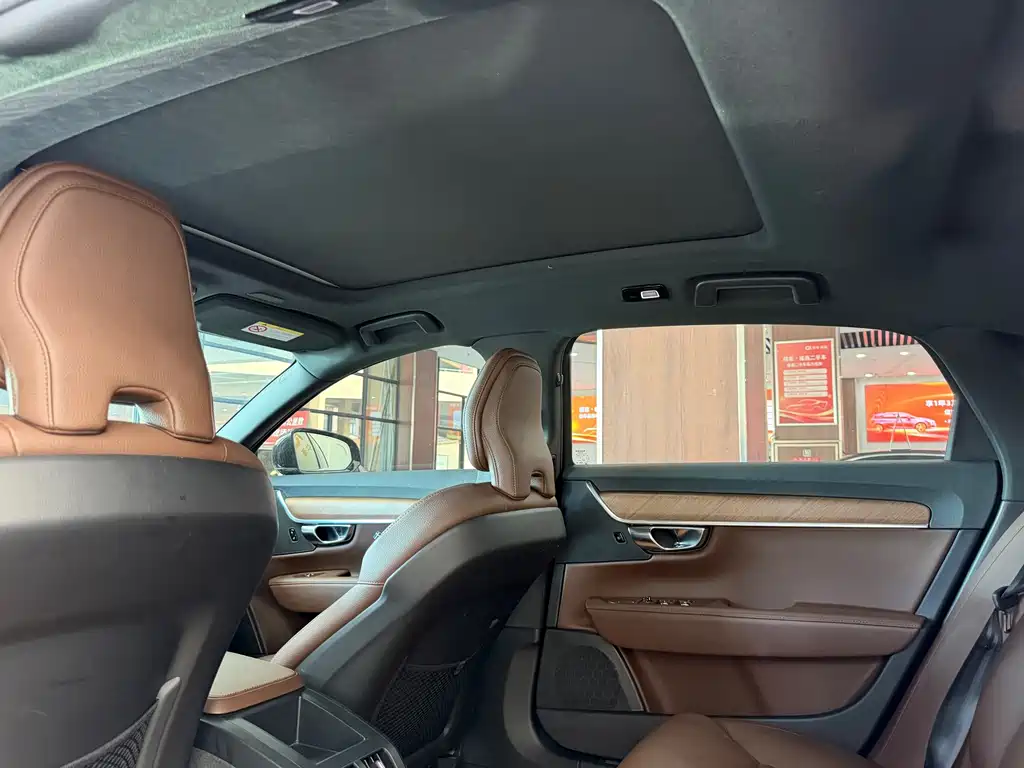 Volvo S90 — миниатюра 16