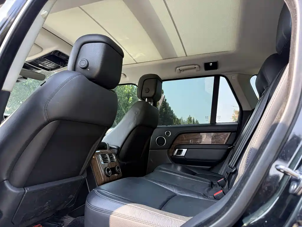 Land Rover Range Rover — миниатюра 5