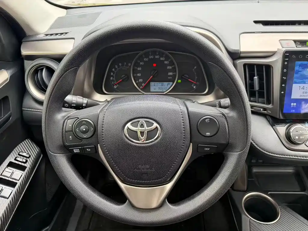 Toyota RAV4 — миниатюра 15