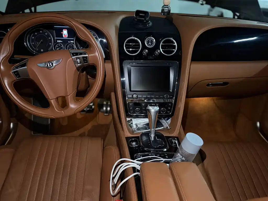Bentley Flying Spur — миниатюра 10