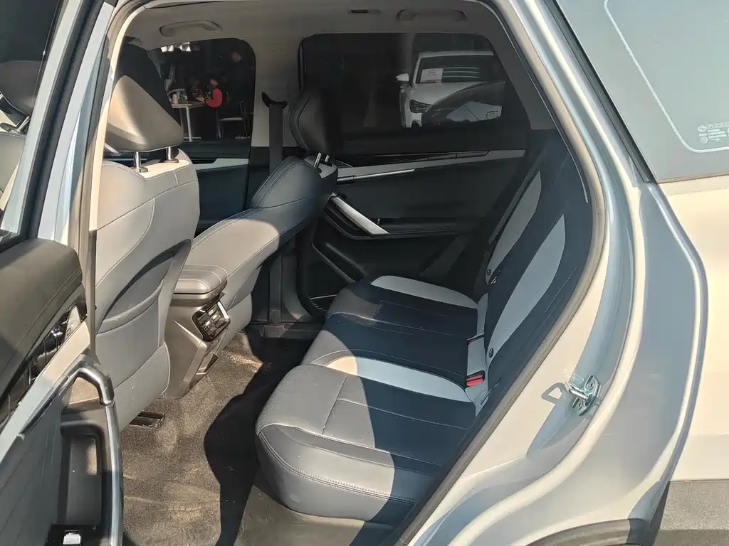 GEELY AUTOMOBILE BOYUE L