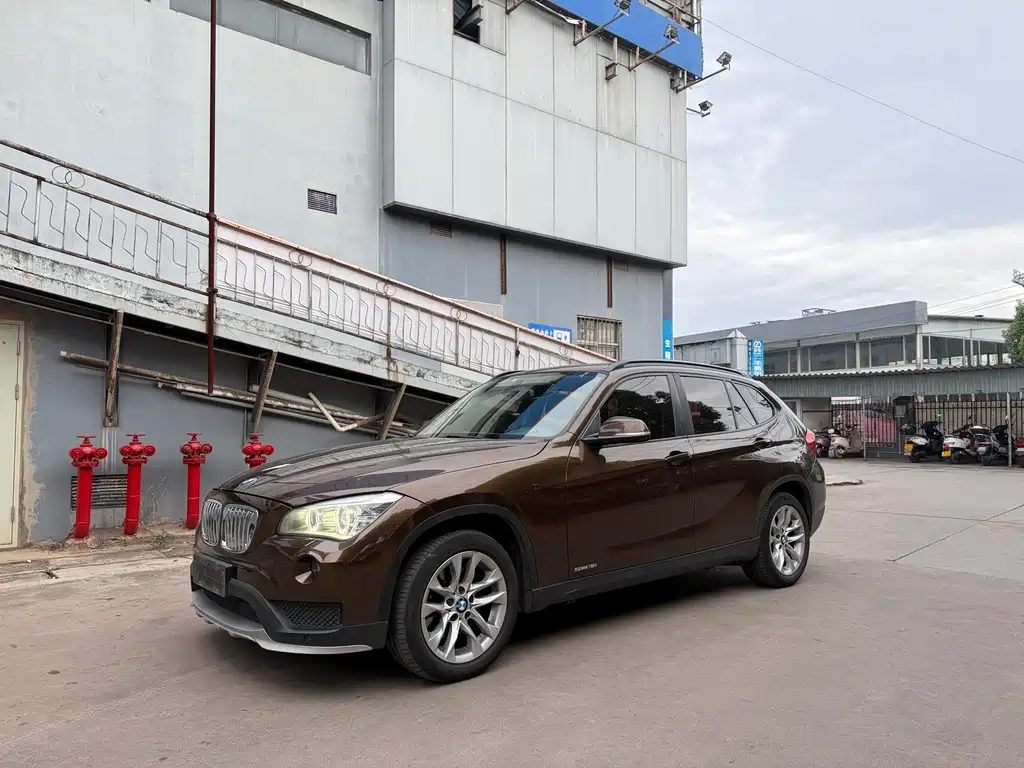 BMW X1 2014 sDrive18i Leading Type