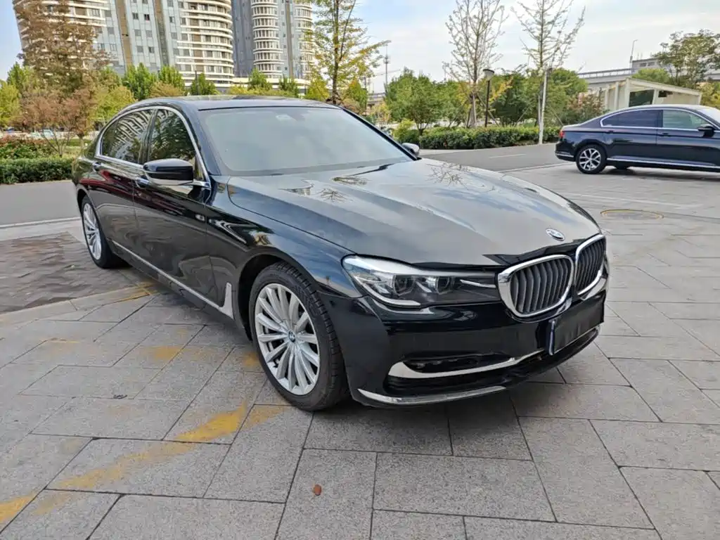 BMW 7 Series — миниатюра 4