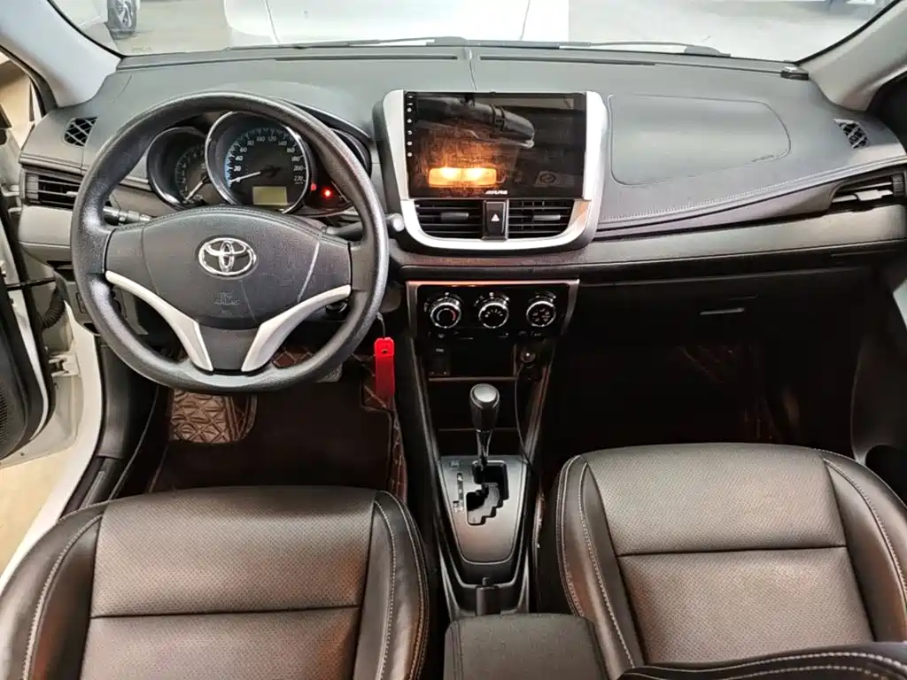 Toyota Yaris L — миниатюра 10