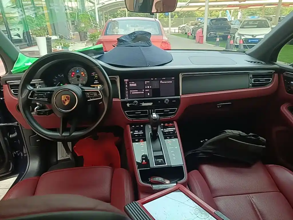 Porsche Macan — миниатюра 10