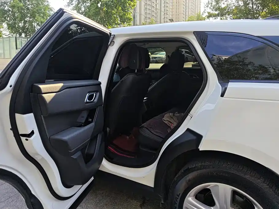 Land Rover Velar — миниатюра 10