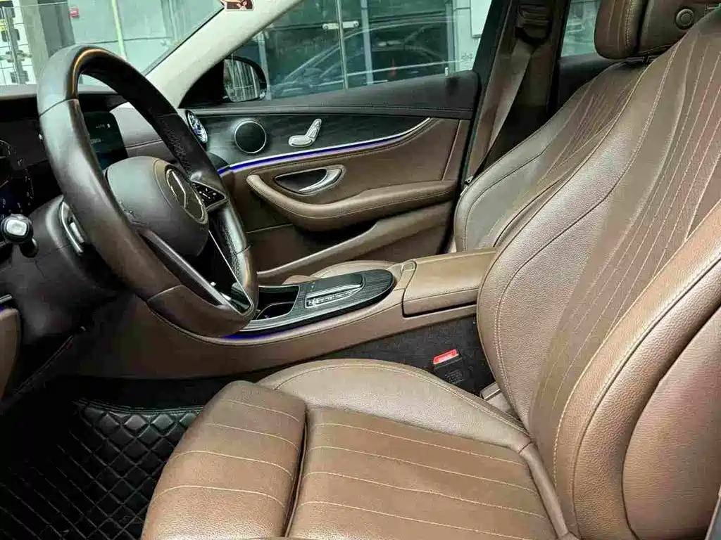 Mercedes-Benz E-Class — миниатюра 9