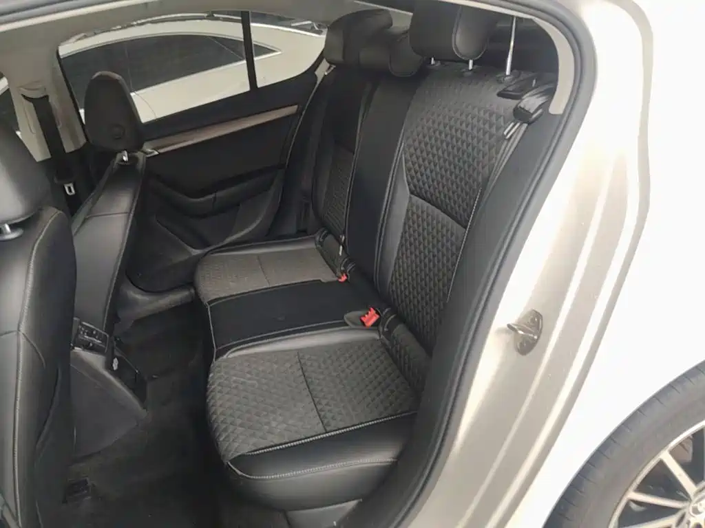 Skoda Octavia — миниатюра 17