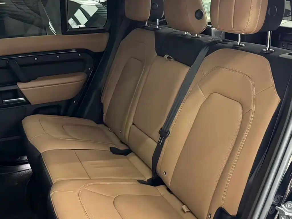 Land Rover Defender — миниатюра 13