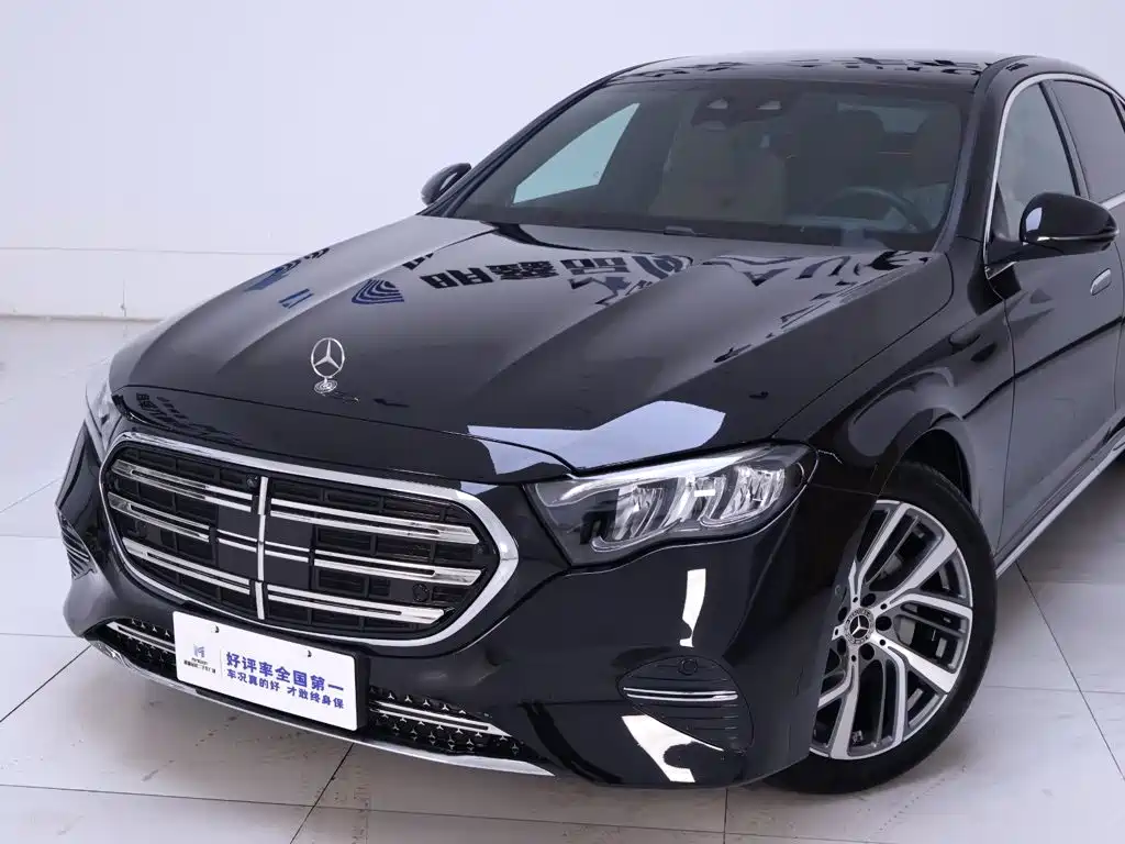 Mercedes-Benz E-Class — миниатюра 3