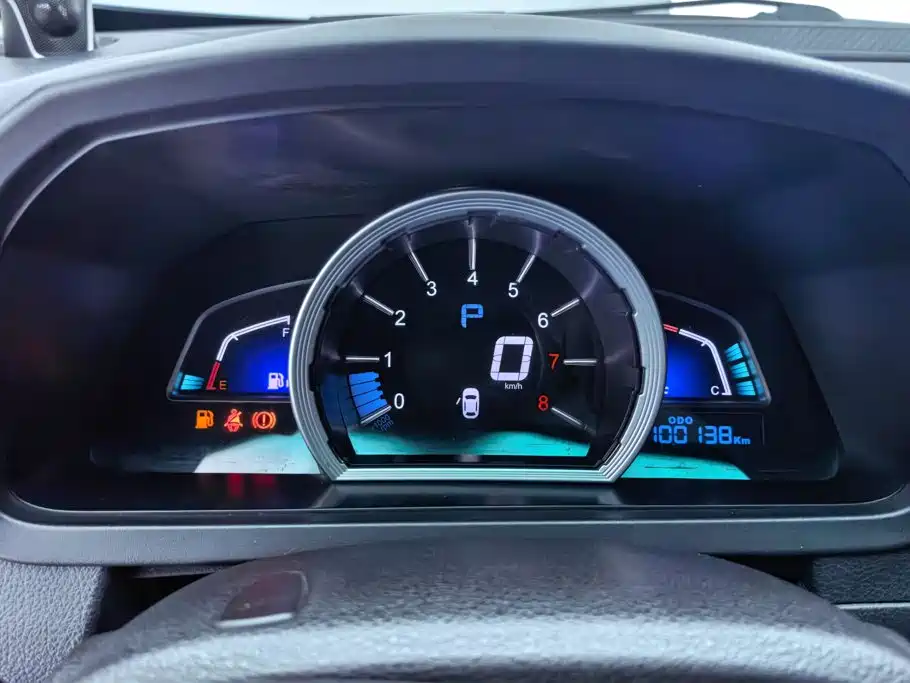 Luxgen U6 — миниатюра 14