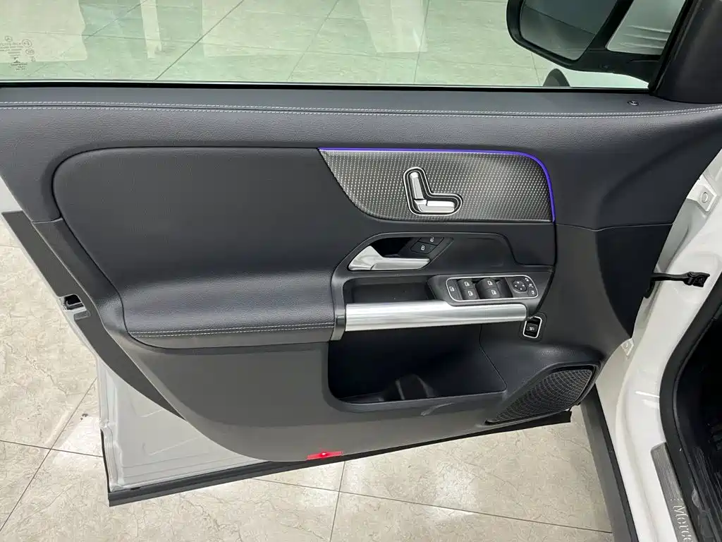 Mercedes-Benz GLA — миниатюра 16