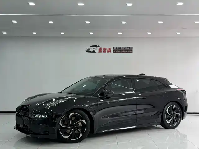2023 Zeekr 001
