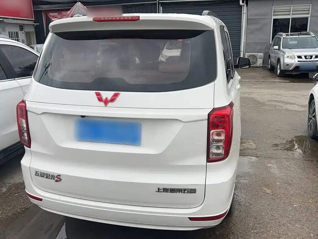 Wuling Hongguang — миниатюра 10