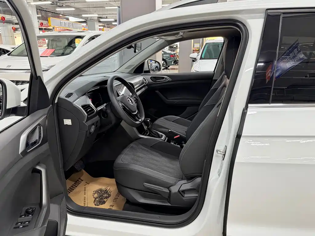 Volkswagen T-Cross — миниатюра 10